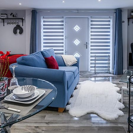 Luxury One Bedroom Guesthouse M6, Junction 10 Walsall Willenhall Buitenkant foto