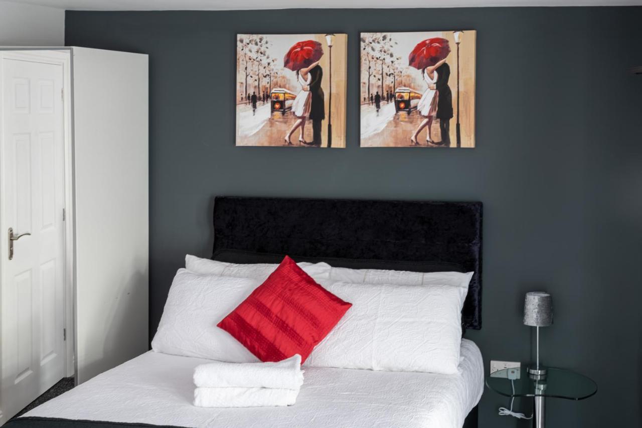 Luxury One Bedroom Guesthouse M6, Junction 10 Walsall Willenhall Buitenkant foto