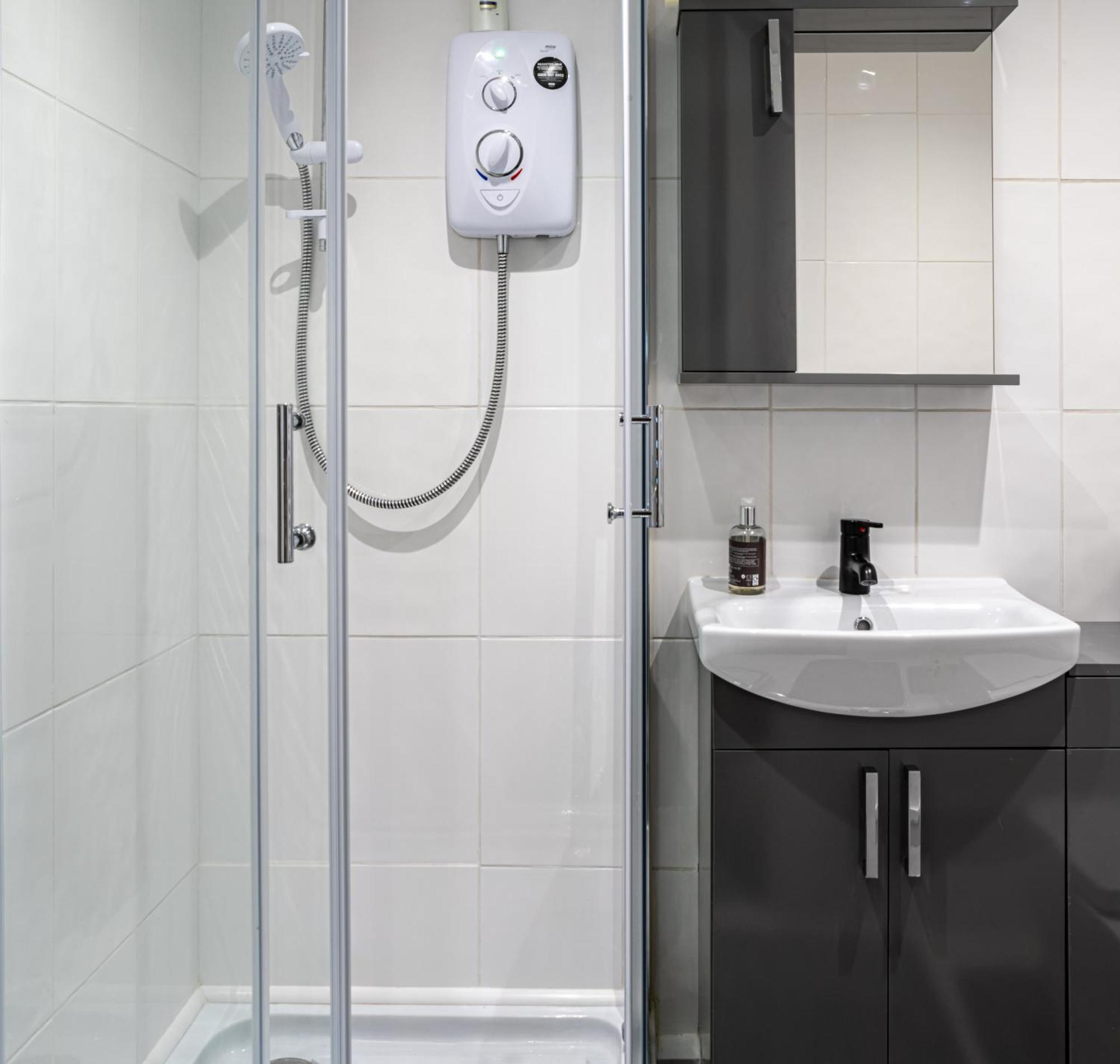 Luxury One Bedroom Guesthouse M6, Junction 10 Walsall Willenhall Buitenkant foto